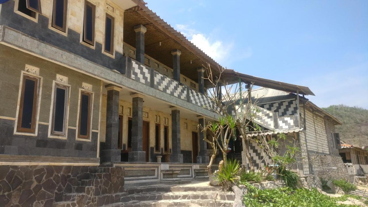 Hotel Kampoeng Drini Brono Exterior photo
